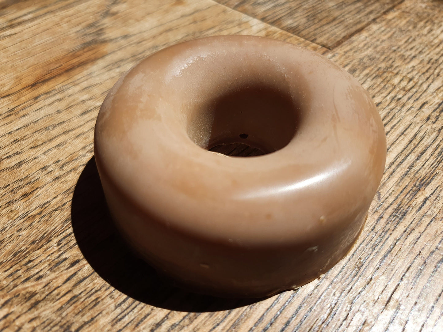 Le "Nut nut nuting on heavens door", savon artisanal surgras saponifié à froid aux huiles de noix, noisette et macadamia gourmand et hydratant