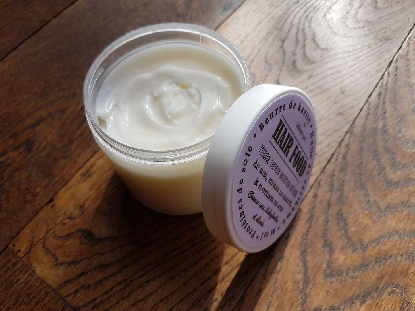 Le "Hair food", masque nourrissant et hydratant pour les cheveux secs et abîmés au miel, beurre de karité et huile de carthame