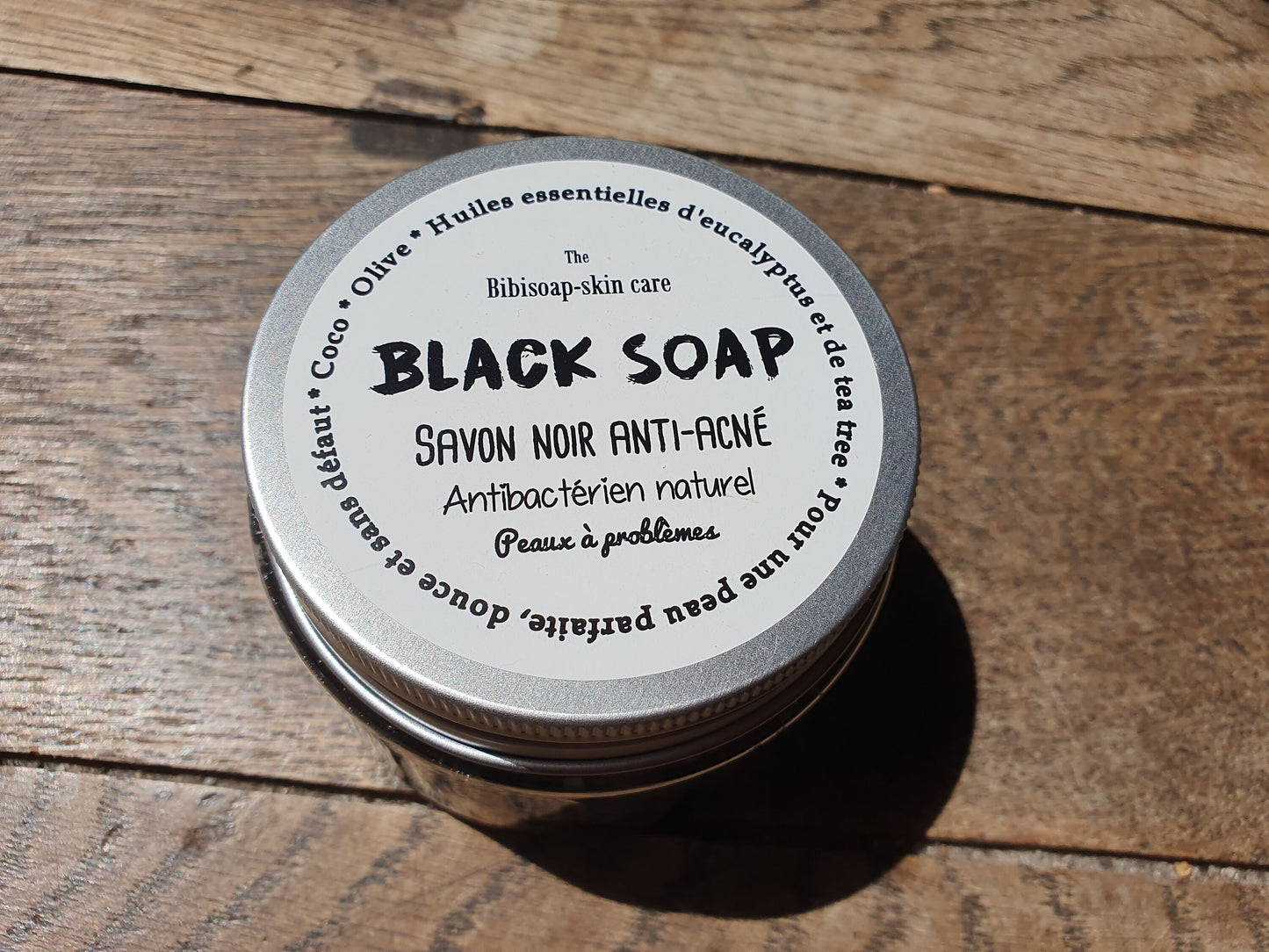 Le "Black soap", savon noir anti acné, savon-pâte mou beldi à l'huile d'olive et huiles essentielles purifiantes d'eucalyptus et d'arbre à thé