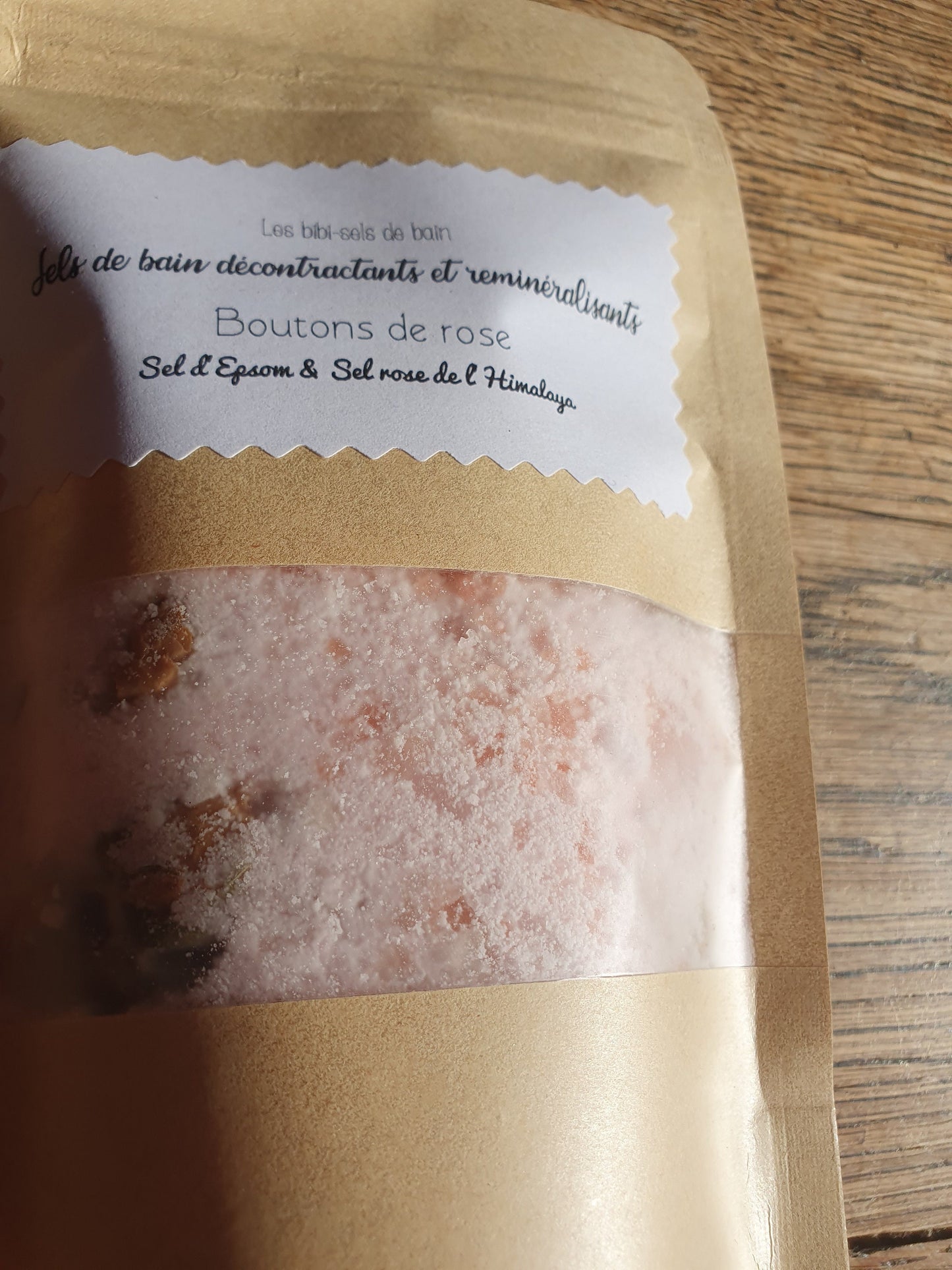 Sels de bain décontractants et reminéralisants "Boutons de rose", à la rose et au sel rose d'Himalaya