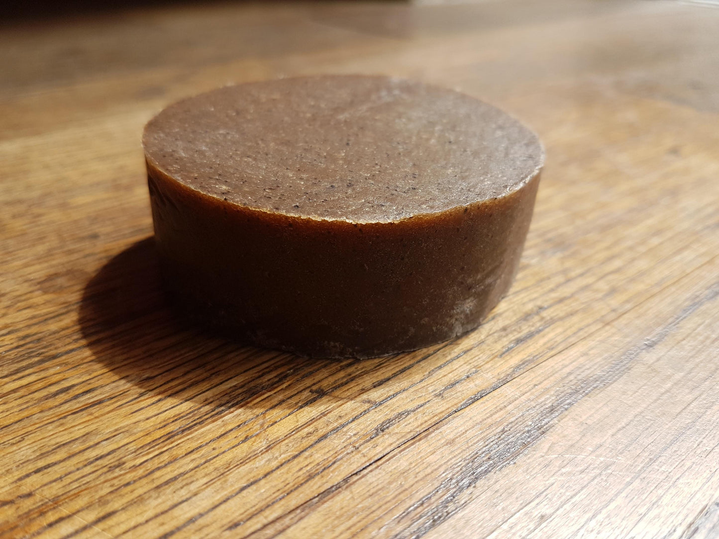 Le "Coffee soap", savon artisanal surgras saponifié à froid exfolient au café, huile de ricin et d'abricot anti odeur