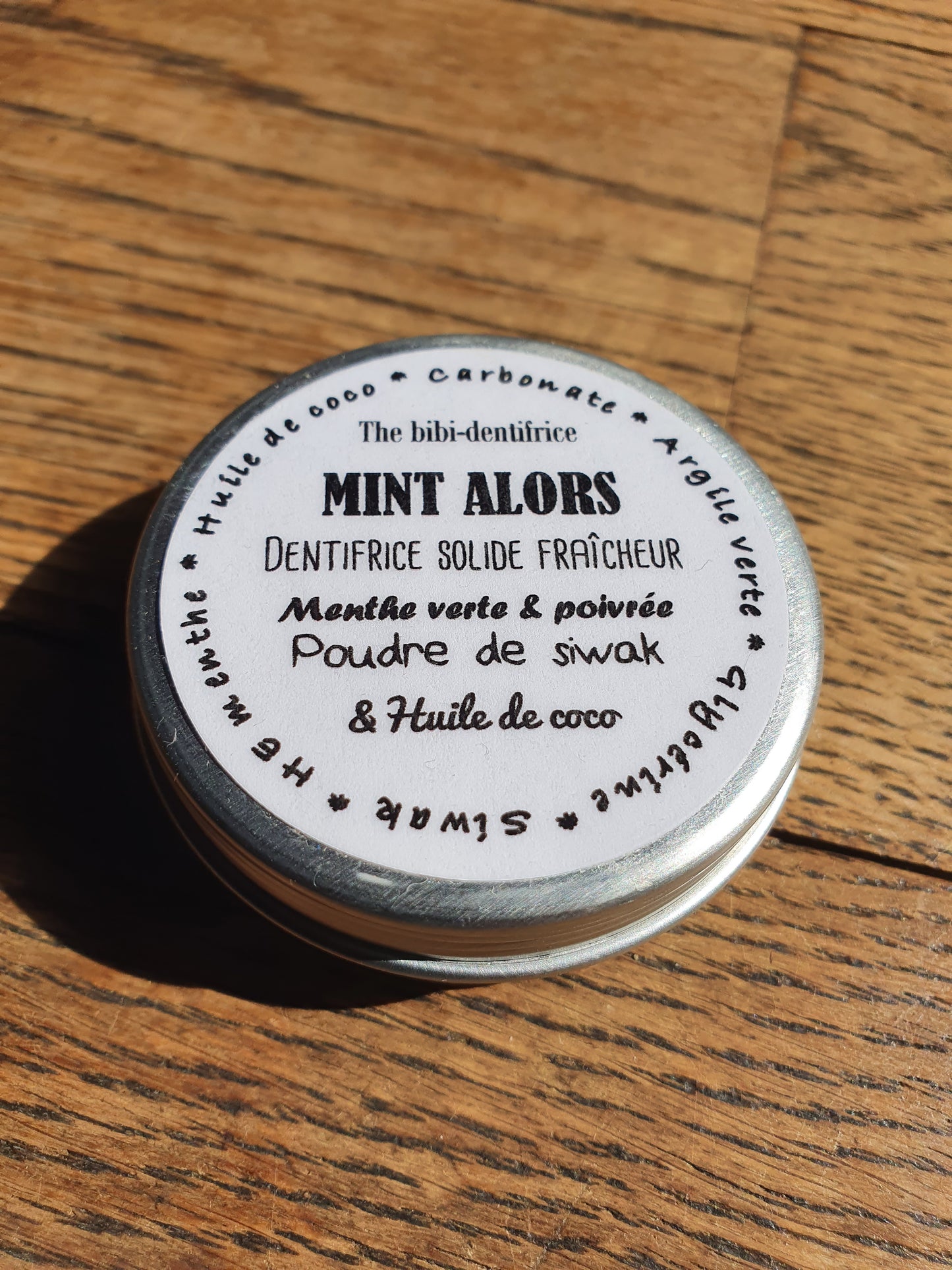 Dentifrice solide fraîcheur "Mint alors" à la poudre de Siwak et huiles essentielles de menthe verte et de menthe poivrée