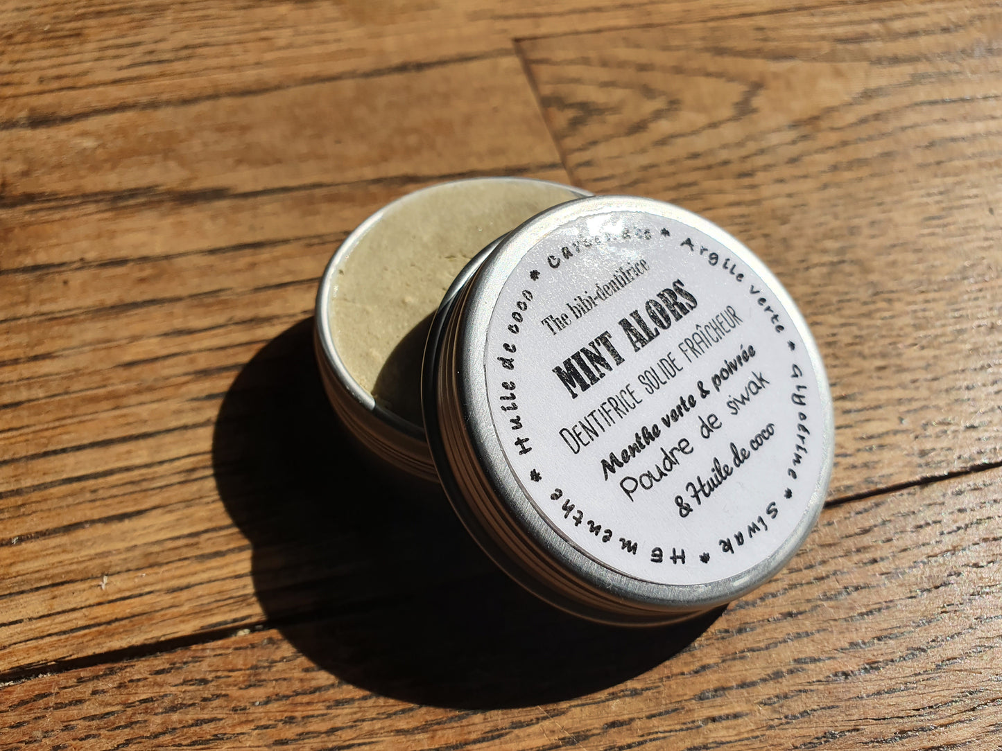 Dentifrice solide fraîcheur "Mint alors" à la poudre de Siwak et huiles essentielles de menthe verte et de menthe poivrée
