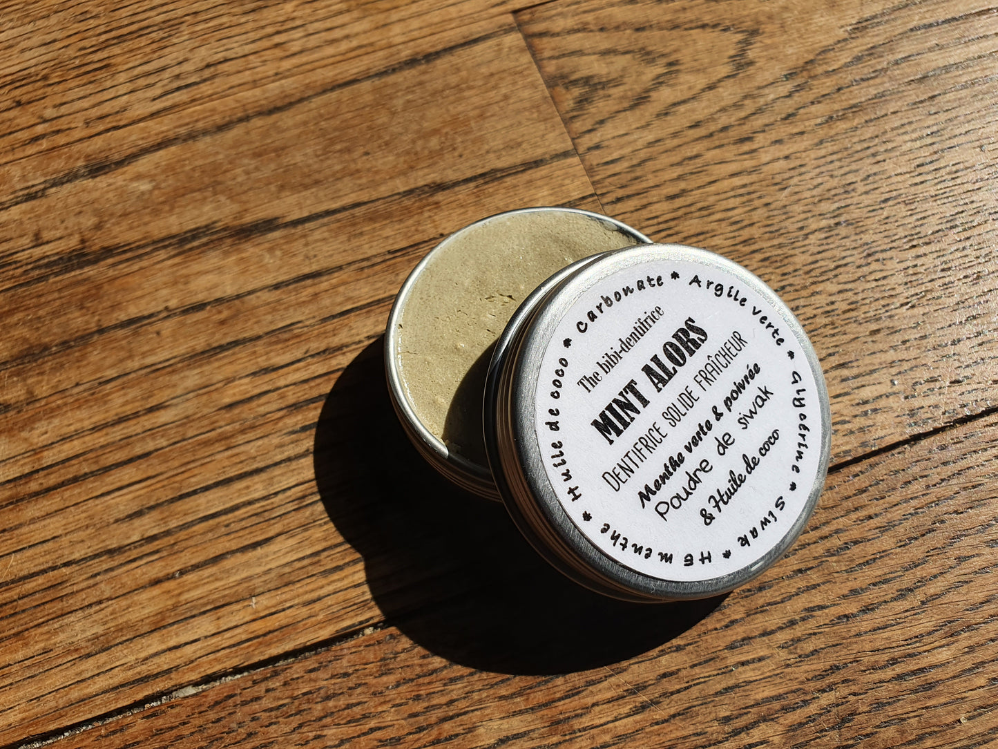 Dentifrice solide fraîcheur "Mint alors" à la poudre de Siwak et huiles essentielles de menthe verte et de menthe poivrée