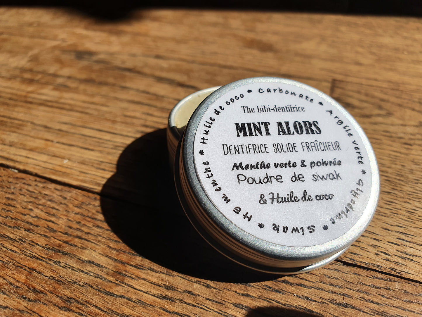 Dentifrice solide fraîcheur "Mint alors" à la poudre de Siwak et huiles essentielles de menthe verte et de menthe poivrée