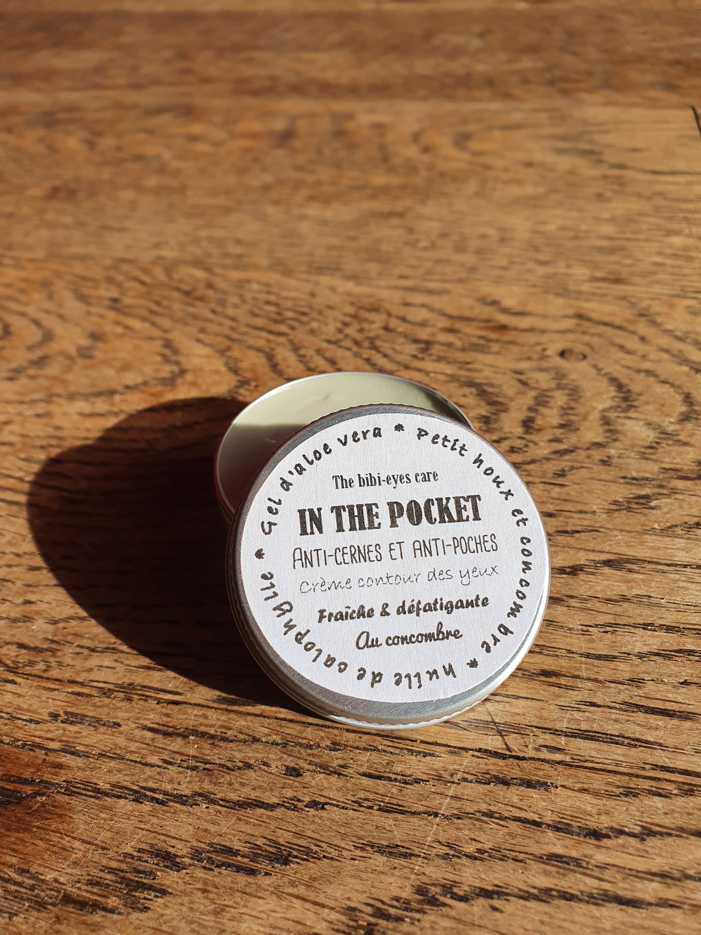 La "In The Pocket", gel crème gelée contour des yeux ant poches et anti cernes à l'aloe vera, concombre et huile de calophylle inophyle