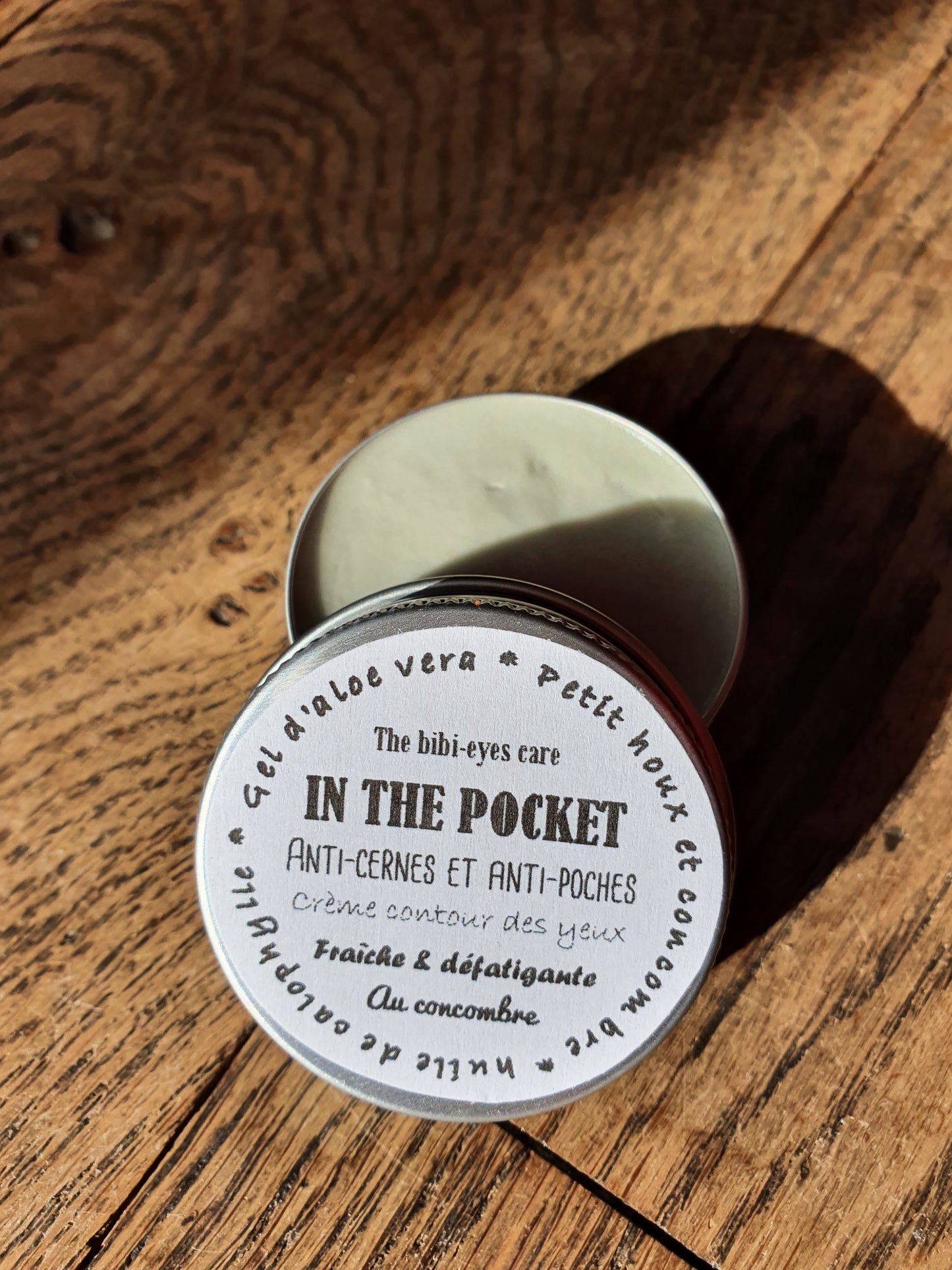 La "In The Pocket", gel crème gelée contour des yeux ant poches et anti cernes à l'aloe vera, concombre et huile de calophylle inophyle