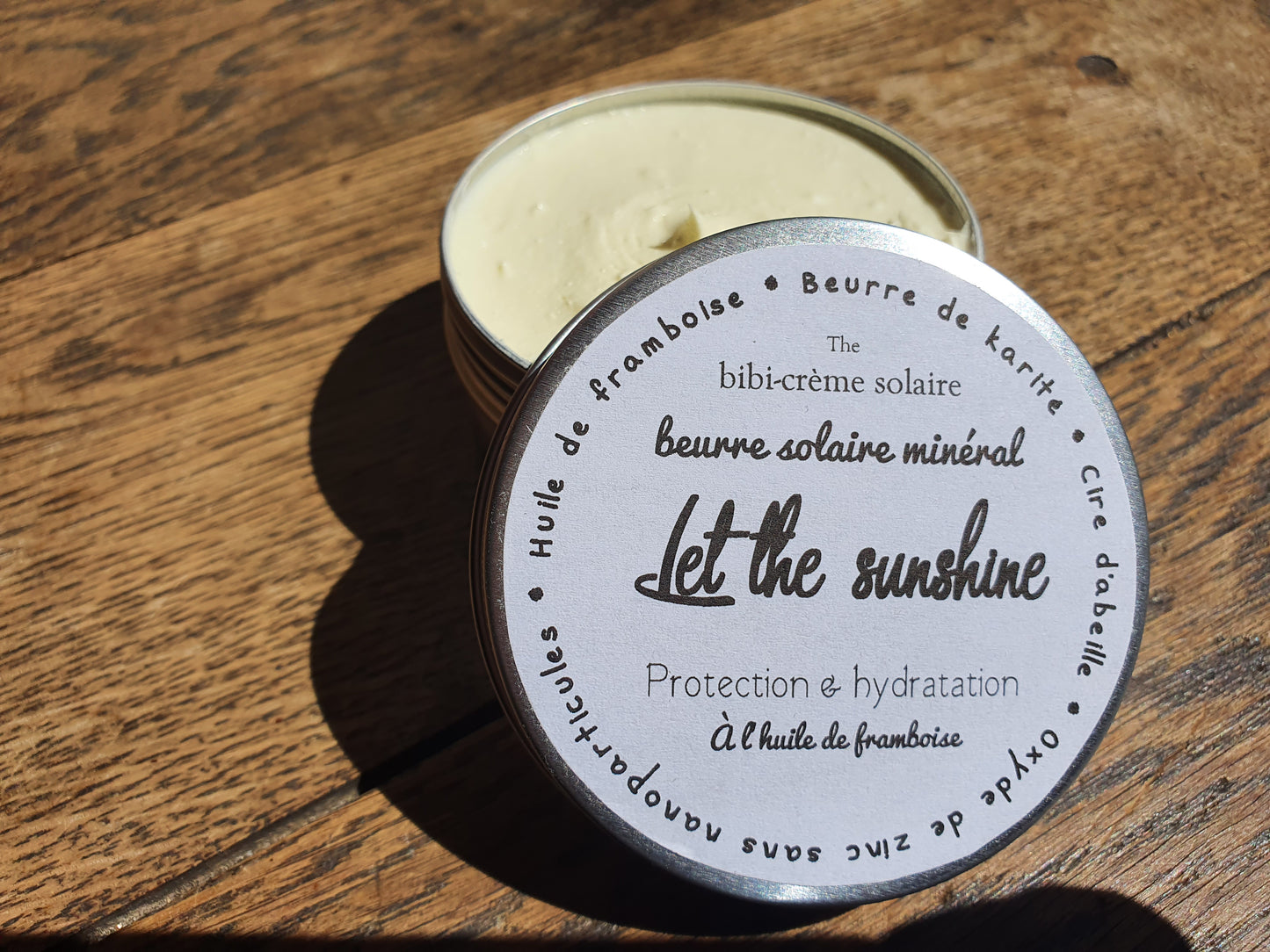 Le "Let the sunshine", beurre solaire protecteur, crème solaire minérale anti UV à l'oxyde de zinc, huile végétale de framboise, beurre de karité et cire d'abeille sans nanoparticules