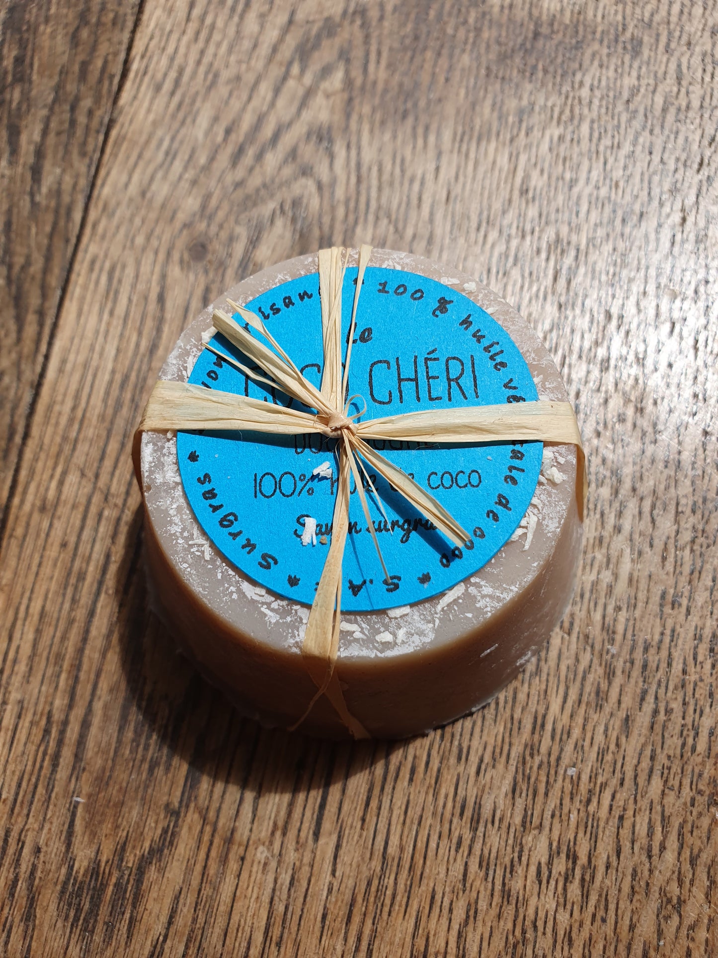 Le "Coco Chéri Doudouche", savon artisanal saponifié à froid très surgras 100% huile de coco et fragrance coco