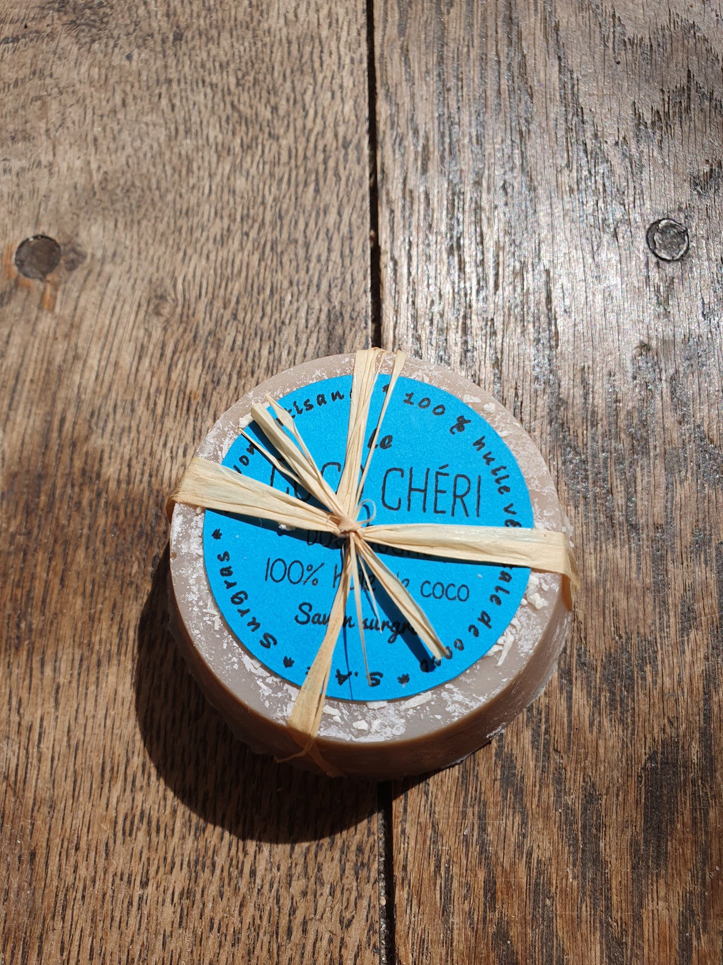 Le "Coco Chéri Doudouche", savon artisanal saponifié à froid très surgras 100% huile de coco et fragrance coco