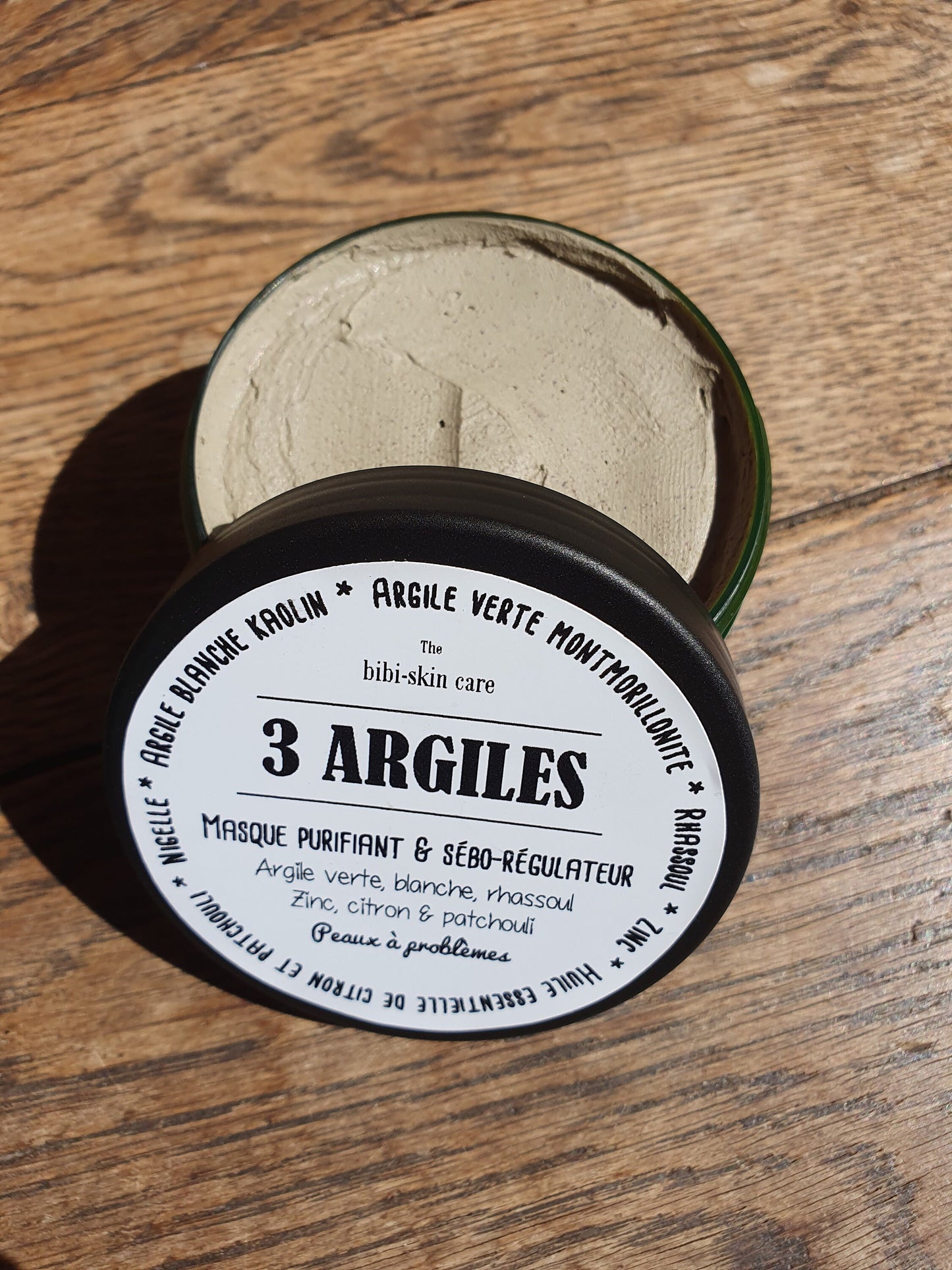 Le "3 argiles", masque aux argiles et à l'huile essentielle de tea tree (arbre à thé) anti imperfections et anti acné