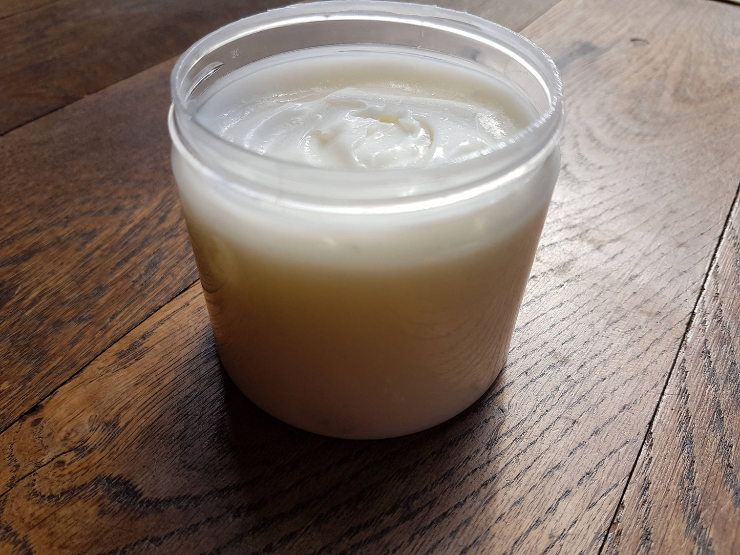 Le "Hair food", masque nourrissant et hydratant pour les cheveux secs et abîmés au miel, beurre de karité et huile de carthame