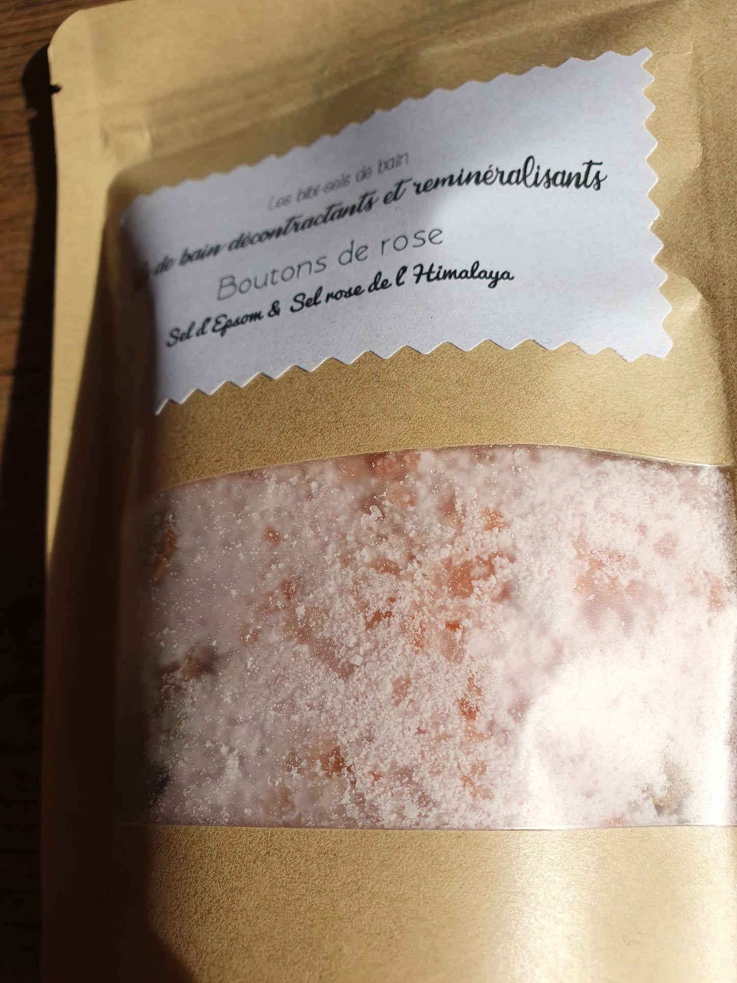 Sels de bain décontractants et reminéralisants "Boutons de rose", à la rose et au sel rose d'Himalaya