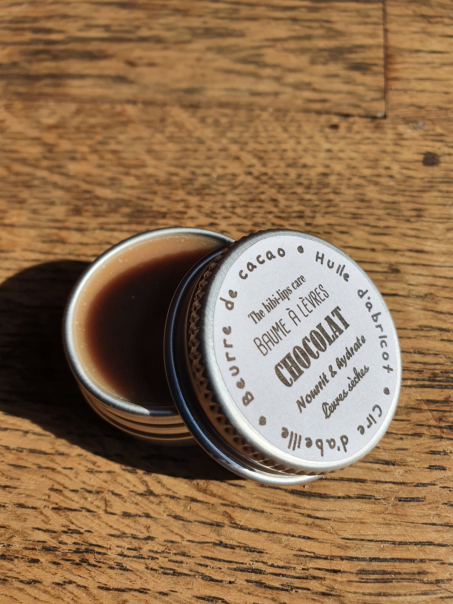 Le "Baume au chocolat", baume hydratant et nourrissant pour les lèvres gourmandes au beurre de cacao blanc et arôme alimentaire chocolat