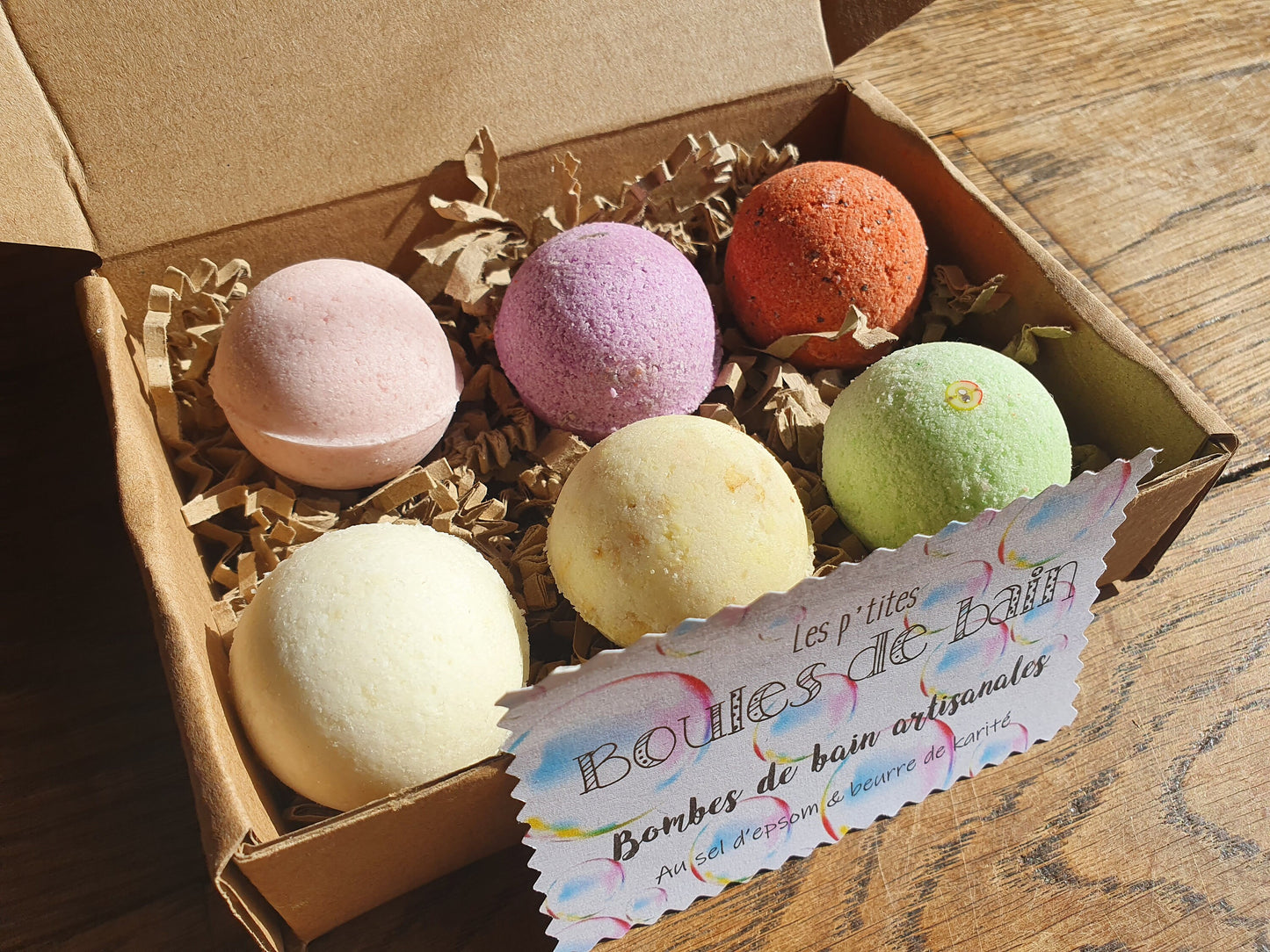 Les petites "Boules de bain", coffret de 6 petites bombes de bain artisanales, parfumées, hydratantes et effervescentes au beurre de karité et sel d'Epsom