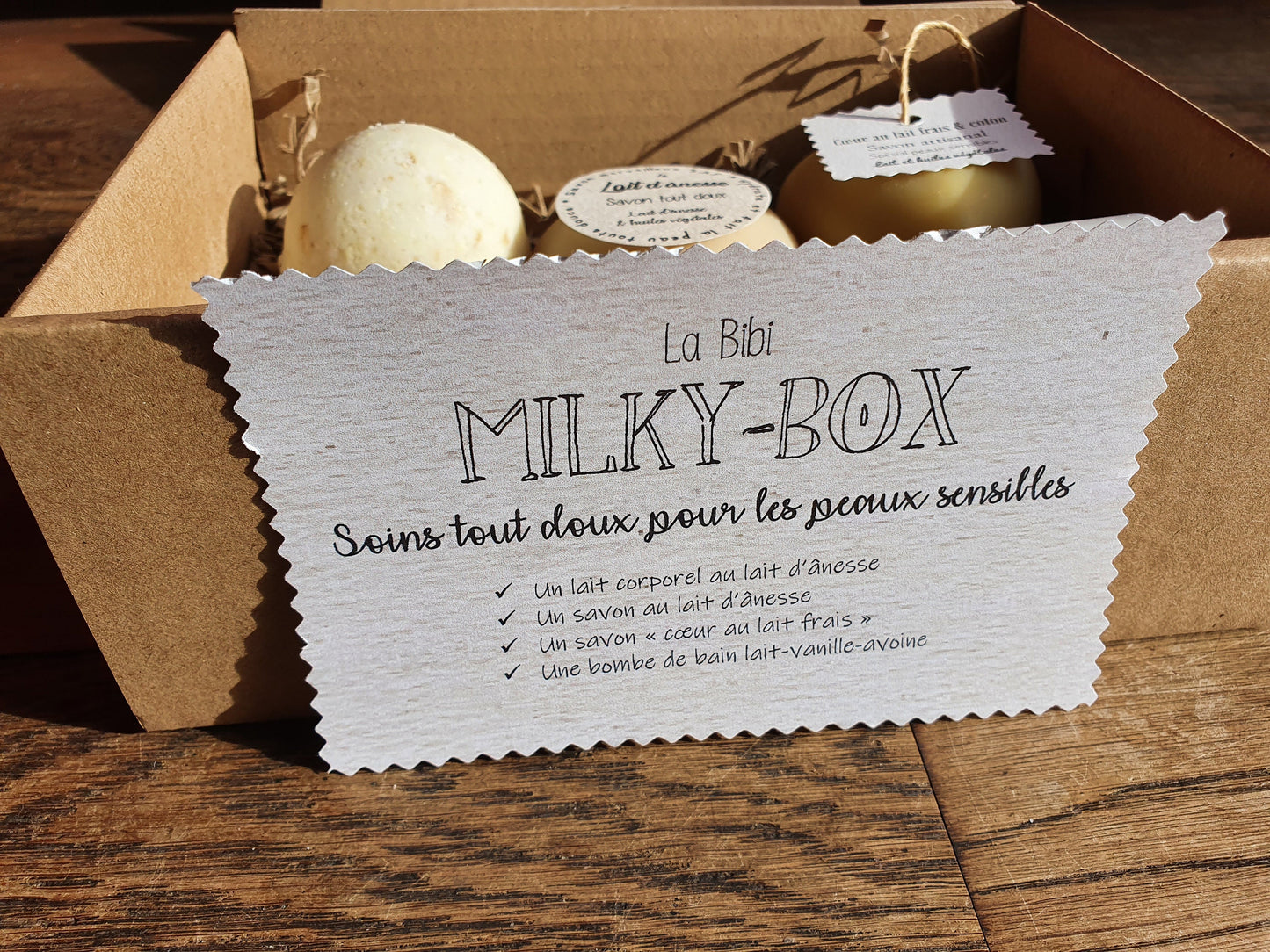 La "Milky-box", coffret ou boîte cadeau de soins complets au lait pour les peaux en manque de douceur et d'hydratation