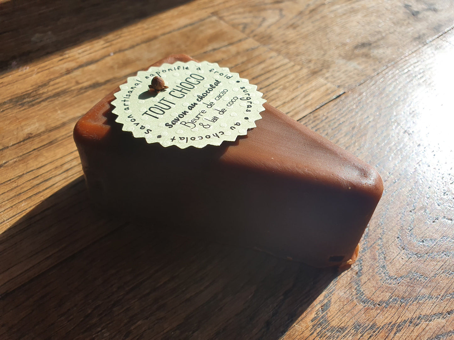 Le "Tout Choco", savon artisanal surgras saponifié à froid super gourmand au beurre de cacao et au chocolat