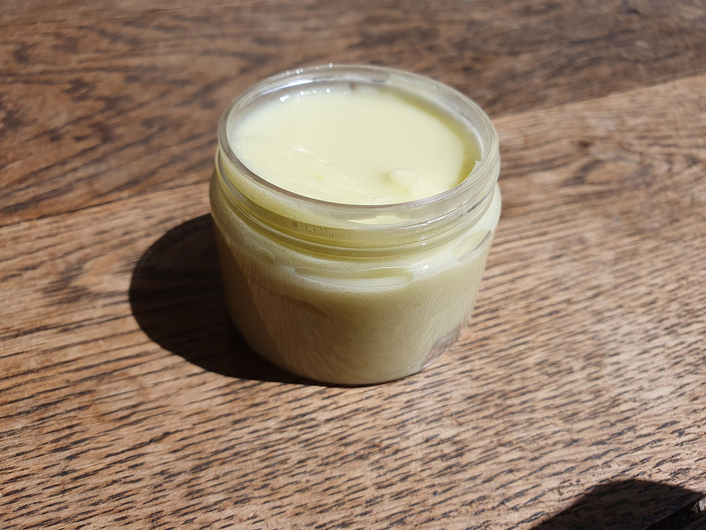 La "Nourish me", crème de jour nourrissante et très hydratante pour les peaux sèches à l'avocat et au karité