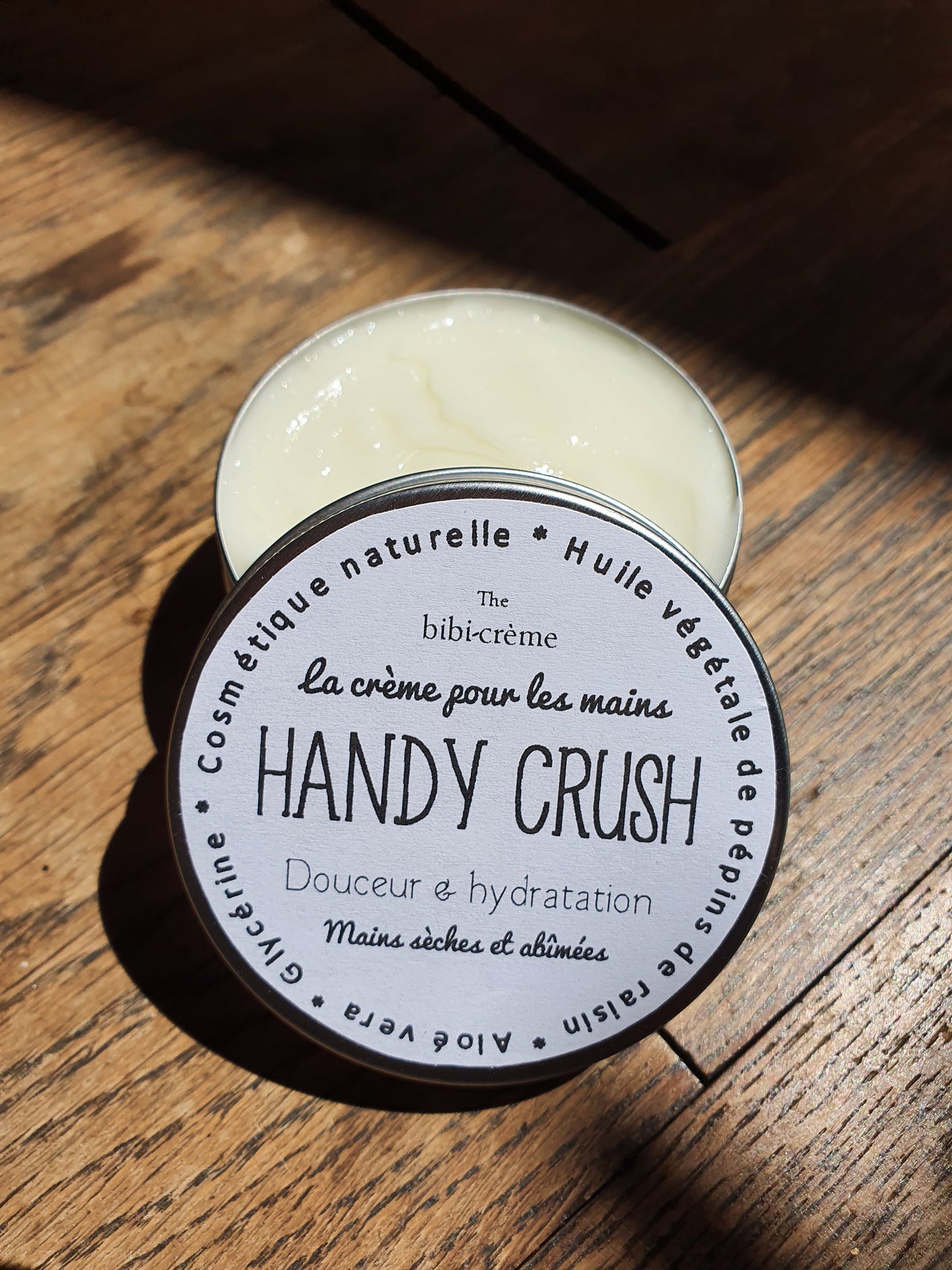 La "Handy Crush", crème pour les mains sèches et abîmées à l'huile de pépins de raisin et à l'aloe vera, douce et hydratante