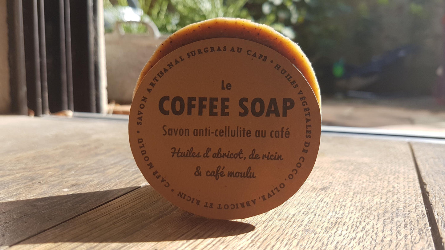 Le "Coffee soap", savon artisanal surgras saponifié à froid exfolient au café, huile de ricin et d'abricot anti odeur