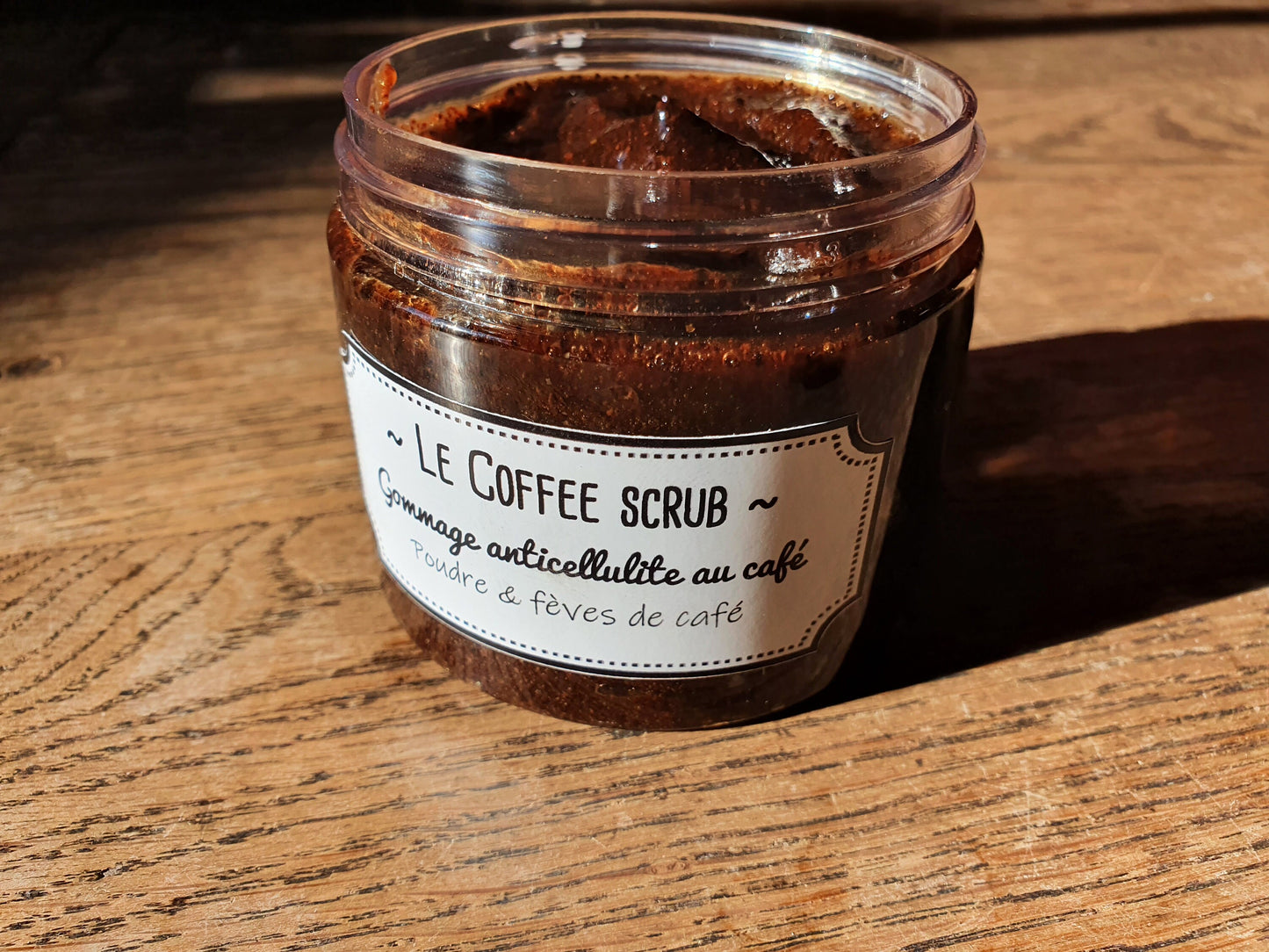 Le "Coffee Scrub", gommage exfolient pour le corps anticellulite et anti peau d'orange au café moulu