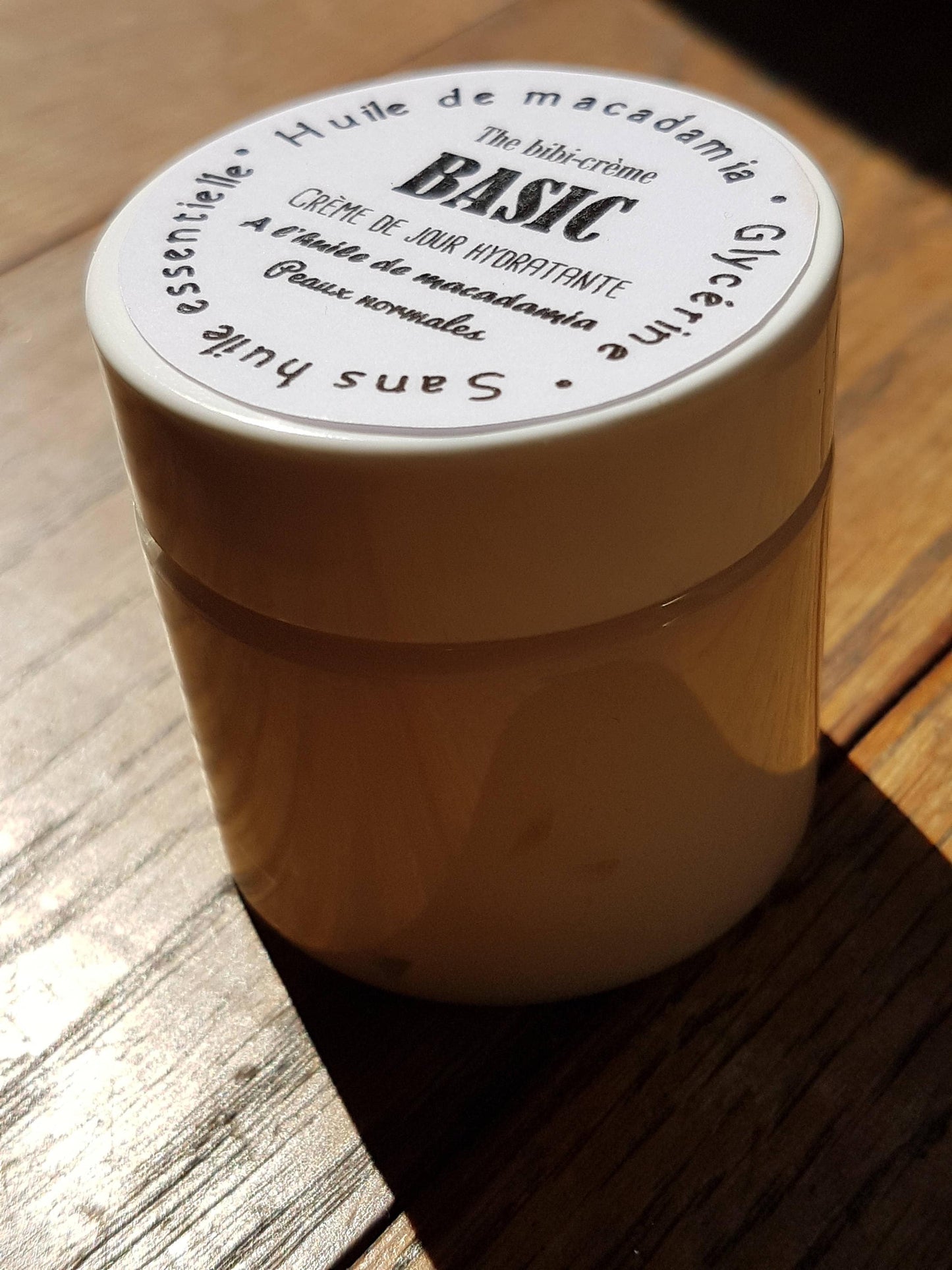 La "Basic", crème de jour hydratante minimaliste mais divine à l'huile de macadamia