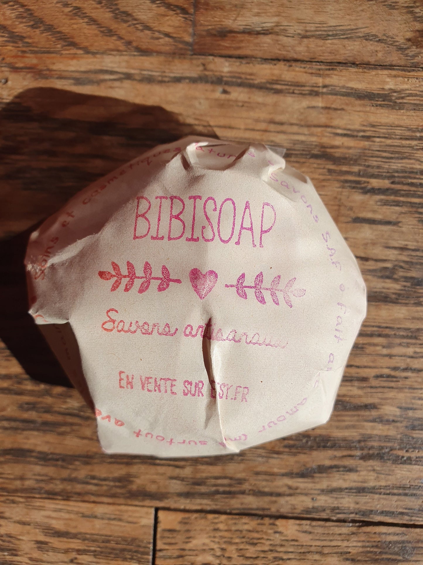 Le "Monoï", savon artisanal surgras saponifié à froid aux huiles végétales de coco, olive et parfumé au monoï