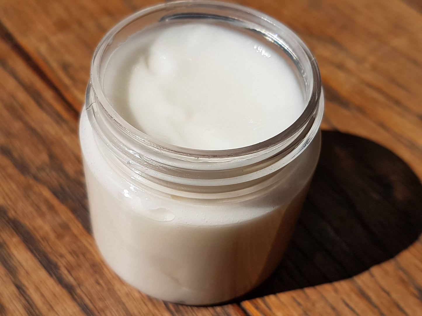 La "Basic", crème de jour hydratante minimaliste mais divine à l'huile de macadamia