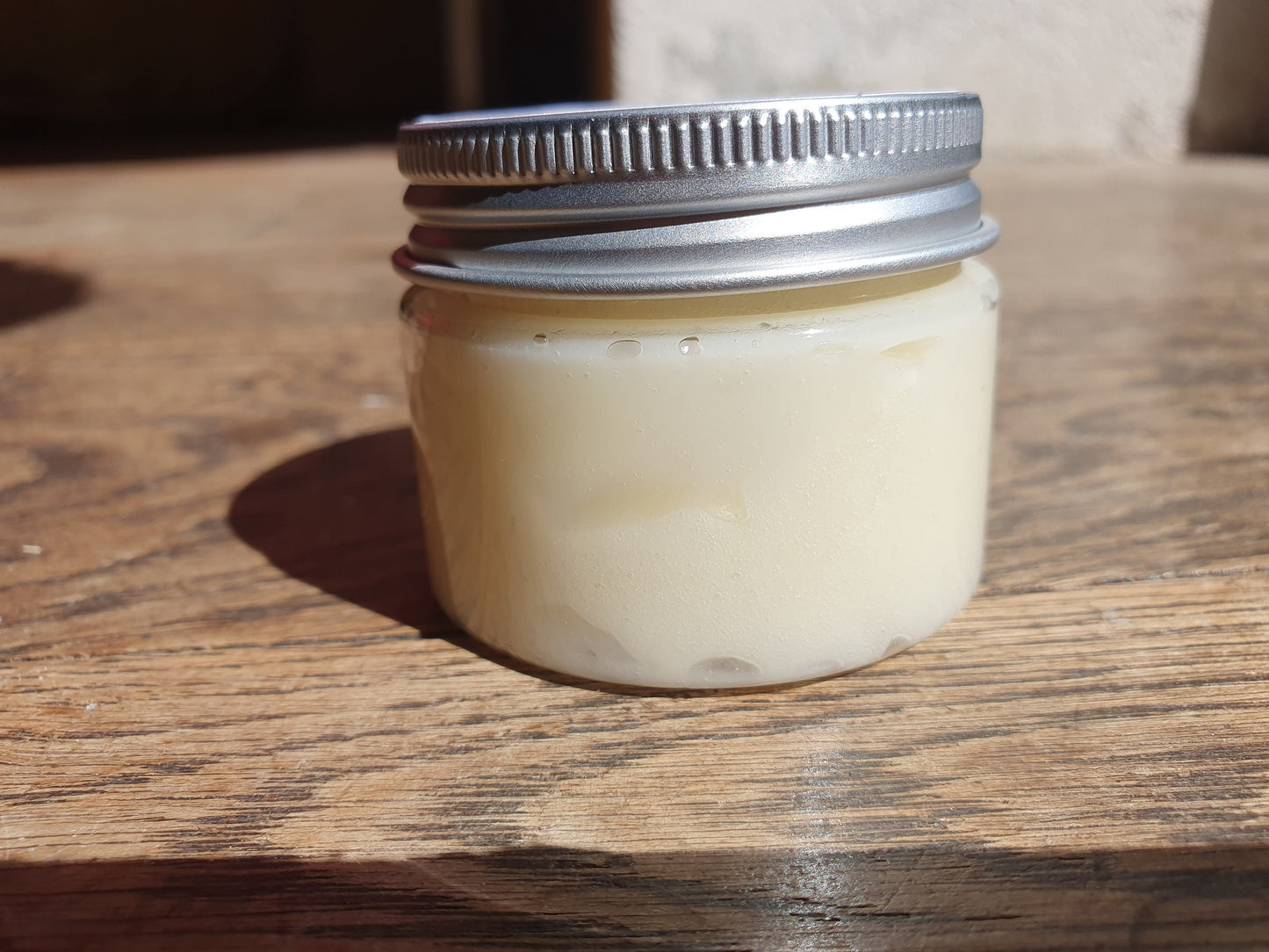 La "Honey night long", crème de nuit régénérante et nourrissante au miel, aux huiles d'argan et de germes de blé
