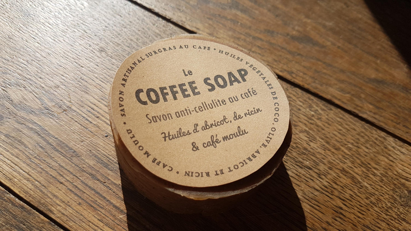 Le "Coffee soap", savon artisanal surgras saponifié à froid exfolient au café, huile de ricin et d'abricot anti odeur