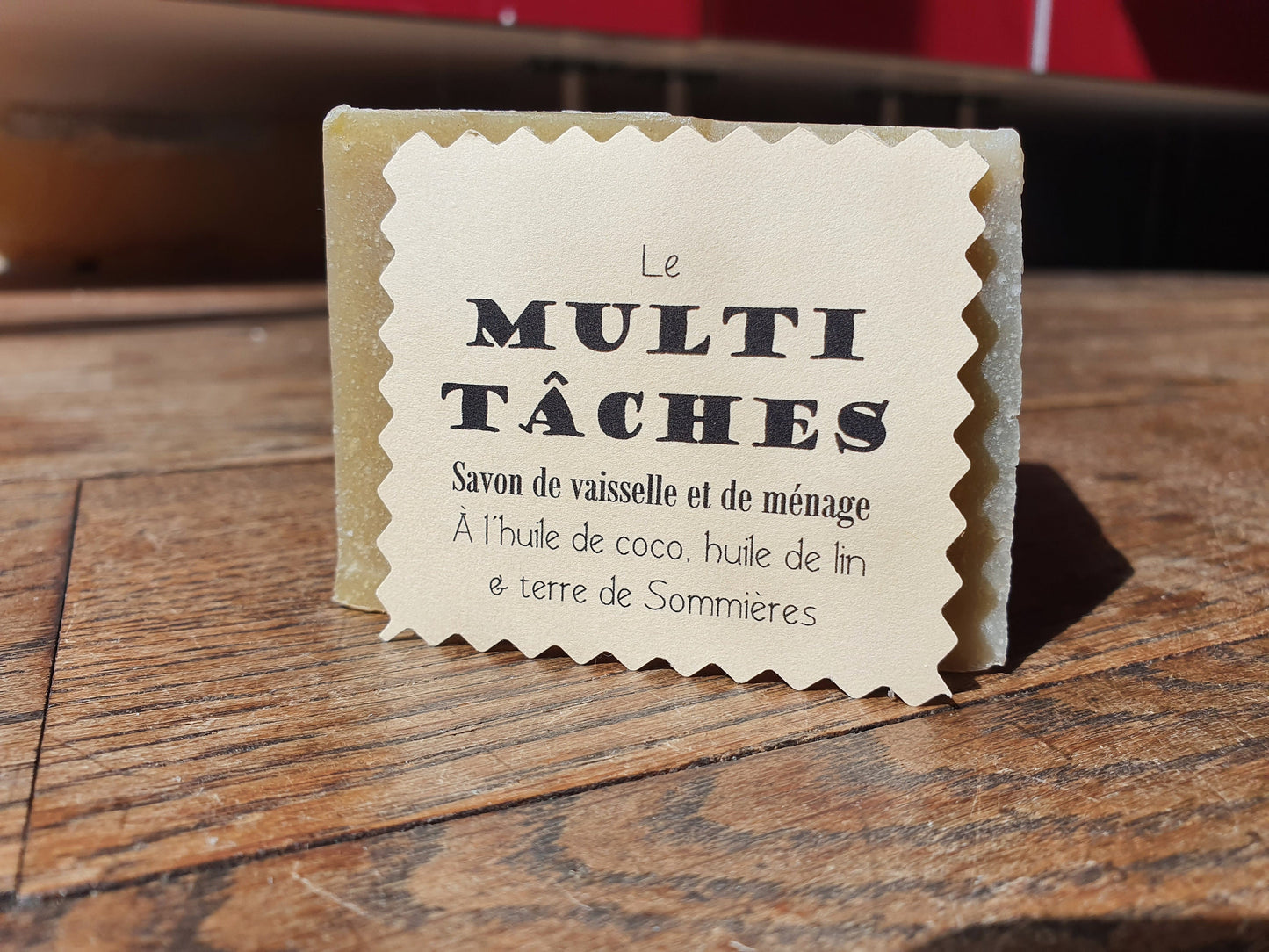 Le "Multi-tâches", savon de vaisselle et de ménage ultra-dégraissant et moussant à l'huile de lin, coco et terre de Sommières