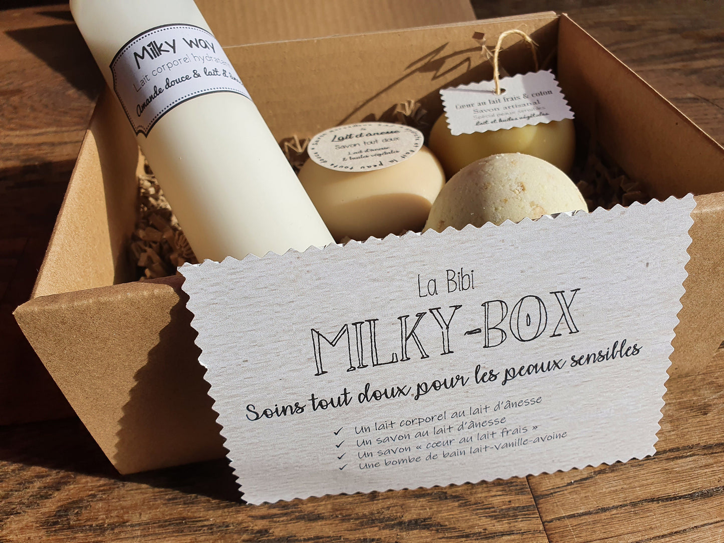 La "Milky-box", coffret ou boîte cadeau de soins complets au lait pour les peaux en manque de douceur et d'hydratation
