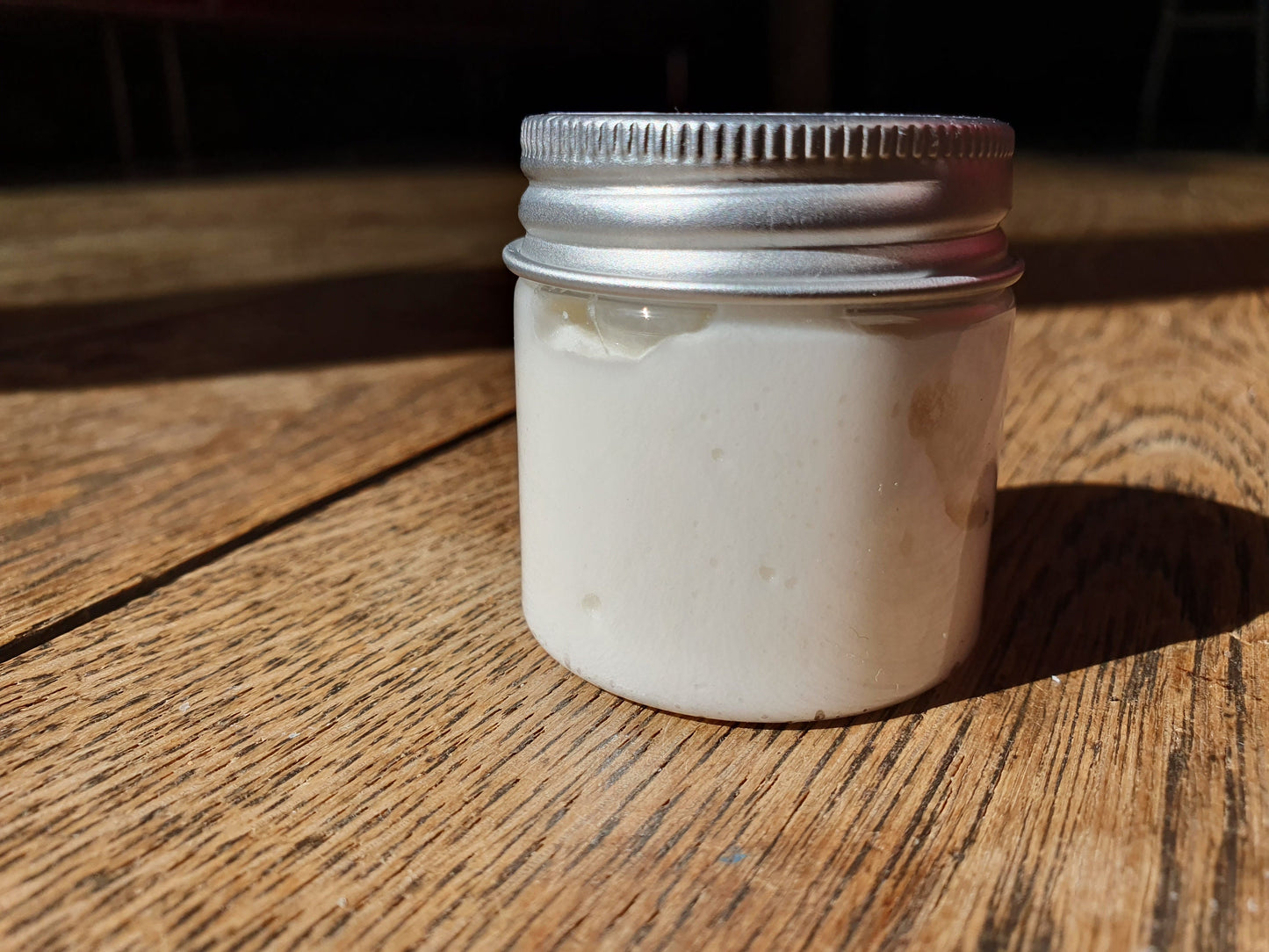 Le "Oh mon déo !", crème de déodorant naturelle et divinement efficace au beurre de karité, bicarbonate de soude et huile essentielle de palmarosa