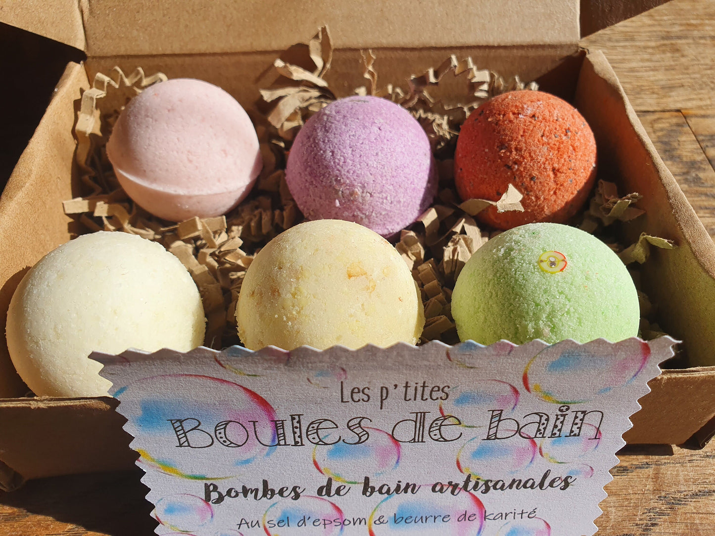 Les petites "Boules de bain", coffret de 6 petites bombes de bain artisanales, parfumées, hydratantes et effervescentes au beurre de karité et sel d'Epsom