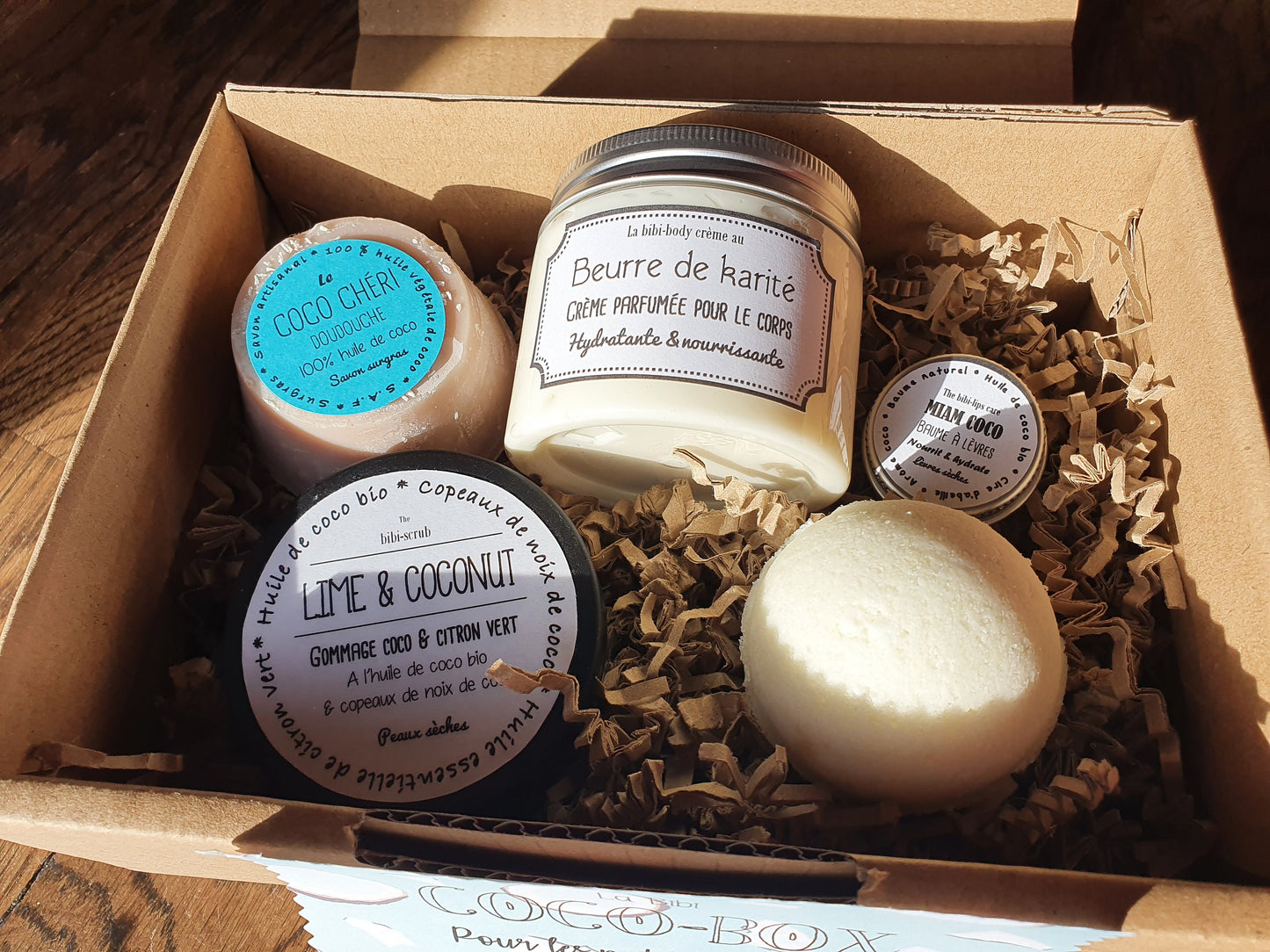 La "Coco-box", coffret ou boîte cadeau de soins complets ultra gourmands à la noix de coco
