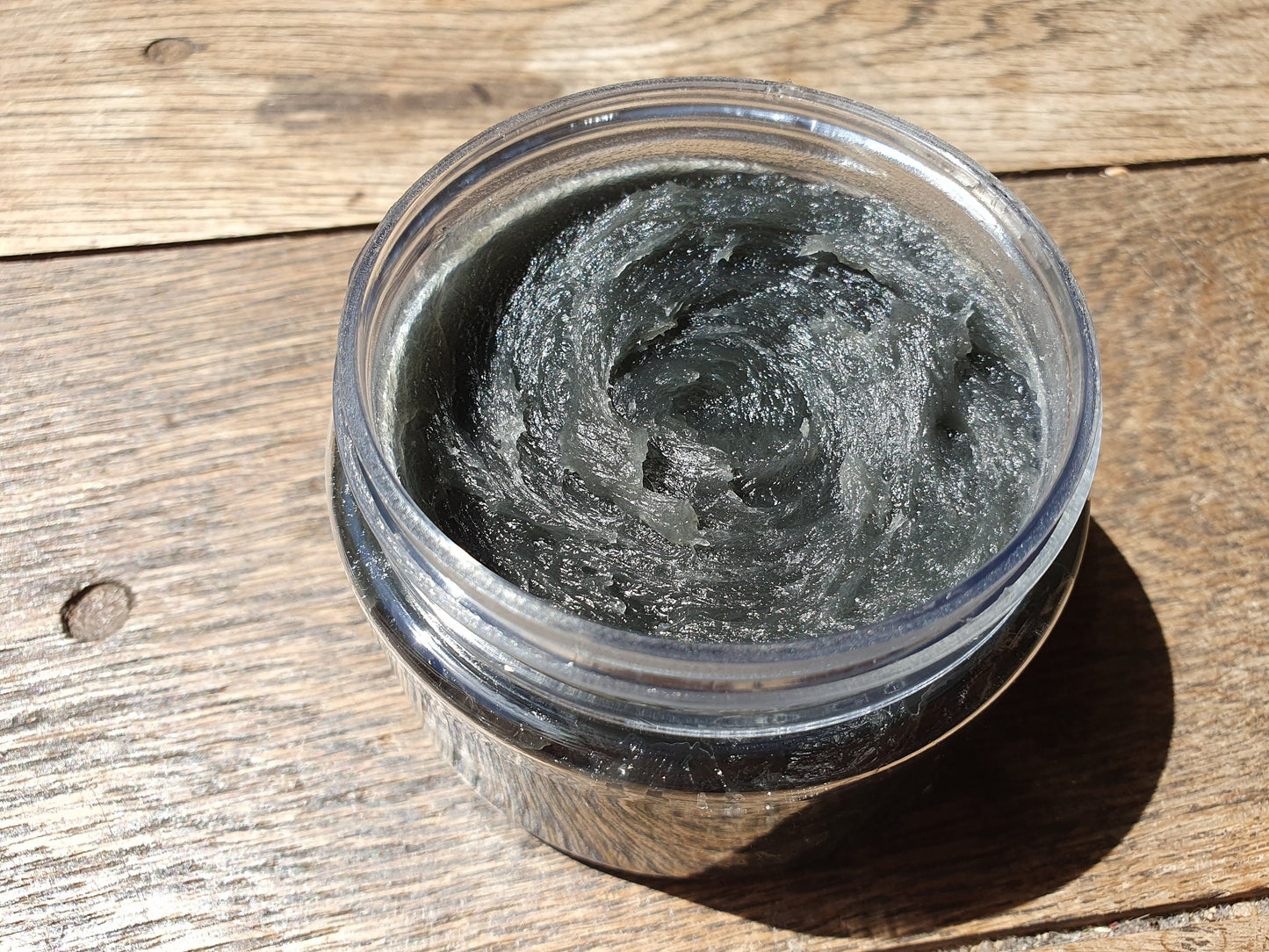 Le "Black soap", savon noir anti acné, savon-pâte mou beldi à l'huile d'olive et huiles essentielles purifiantes d'eucalyptus et d'arbre à thé