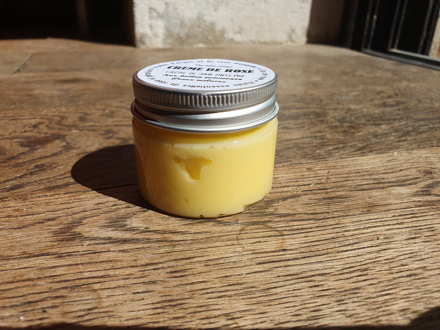 La "Crème de rose", crème de jour liftante anti âge à la rose et à l'huile d'argan pour les peaux matures