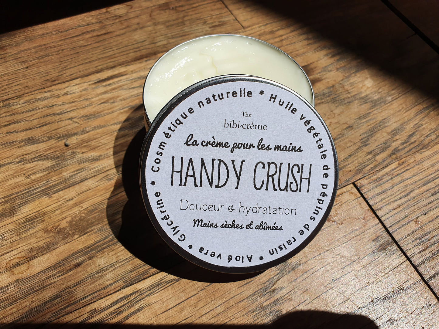 La "Handy Crush", crème pour les mains sèches et abîmées à l'huile de pépins de raisin et à l'aloe vera, douce et hydratante