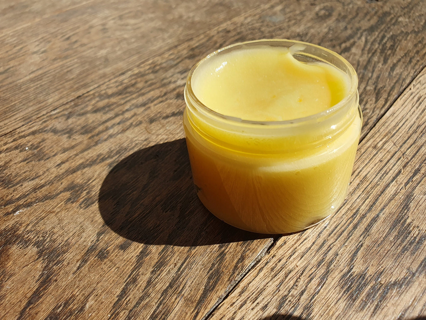 La "Crème de rose", crème de jour liftante anti âge à la rose et à l'huile d'argan pour les peaux matures