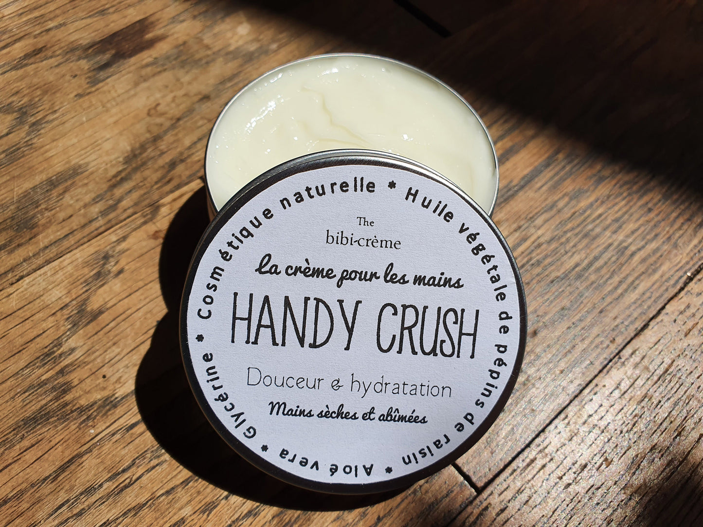 La "Handy Crush", crème pour les mains sèches et abîmées à l'huile de pépins de raisin et à l'aloe vera, douce et hydratante