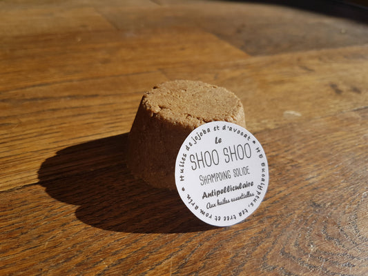 Le "Shoo Shoo antipelliculaire", shampoing solide artisanal aux huiles essentielles de romarin, de tea tree et d'eucalyptus contre les pellicules