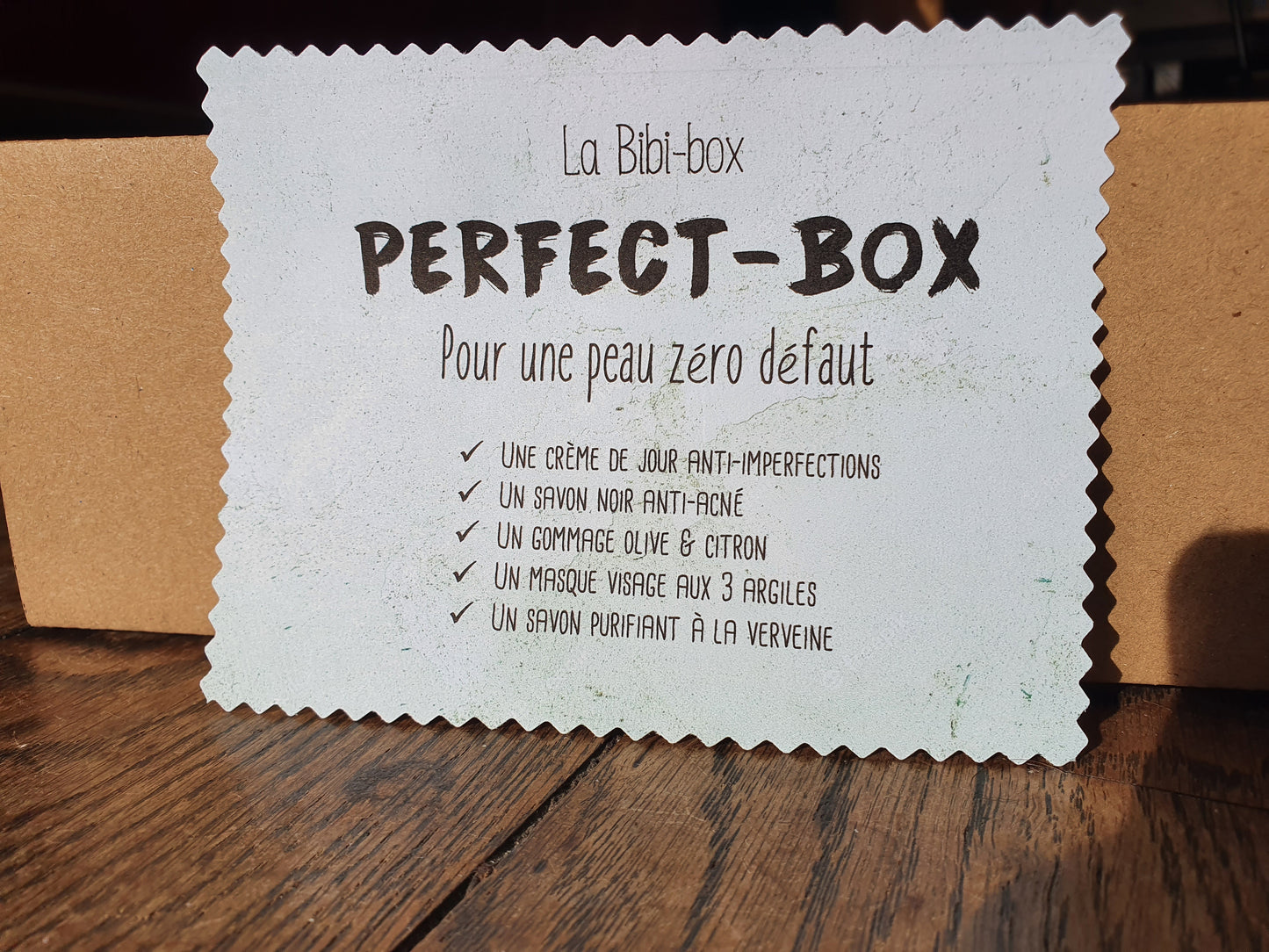 La "Perfect box", coffret ou boîte cadeau de soins complets anti acné et anti boutons pour une peau parfaite