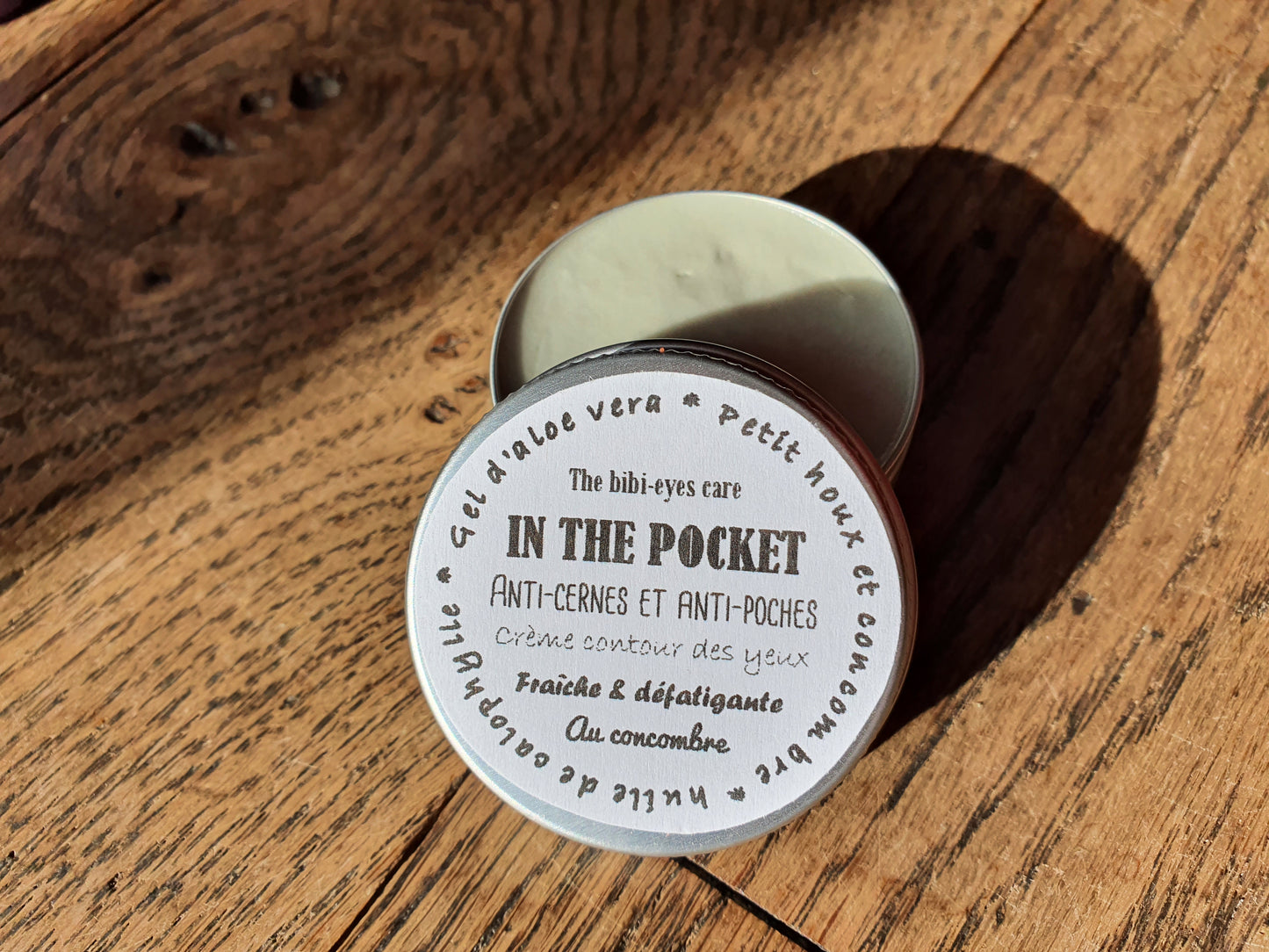 La "In The Pocket", gel crème gelée contour des yeux ant poches et anti cernes à l'aloe vera, concombre et huile de calophylle inophyle