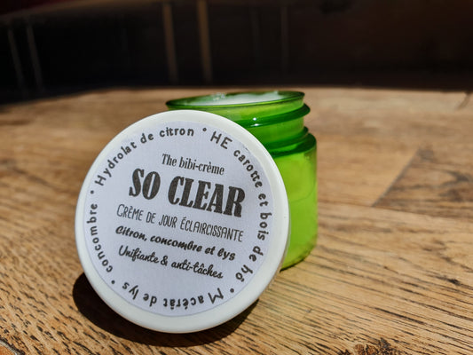 La "So Clear", crème de jour hydratante éclaircissante à l'huile de lys, concombre, huile essentielle de carotte et de citron