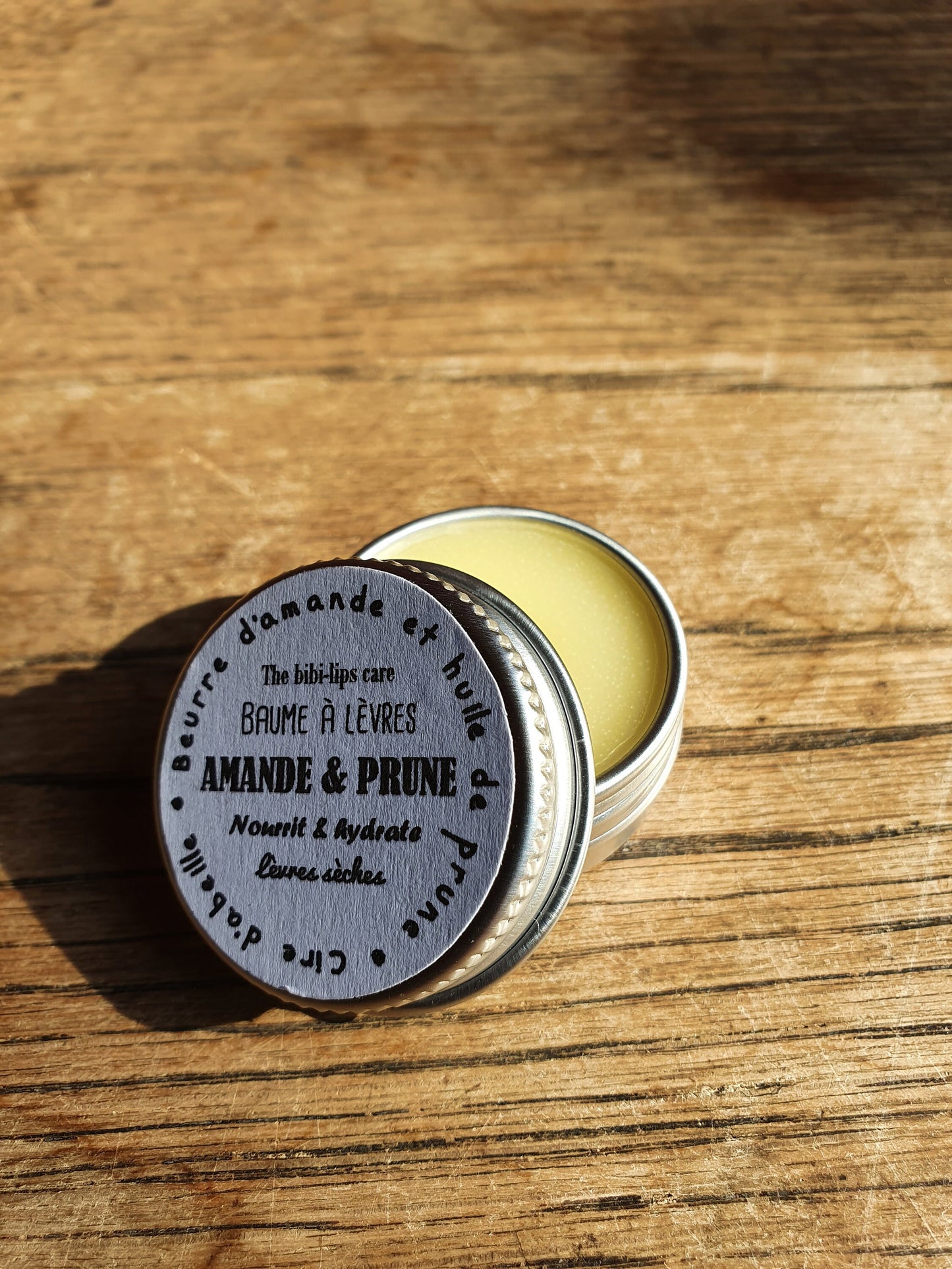 Le "Amande et Prune", baume à lèvres soin et gourmandise lèvres très sèches au beurre d'amande et à l'huile de prune