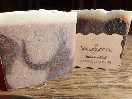 Le "Soappuccino", savon artisanal surgras saponifié à froid marbré au chocolat, café, huiles végétales et beurre de cacao