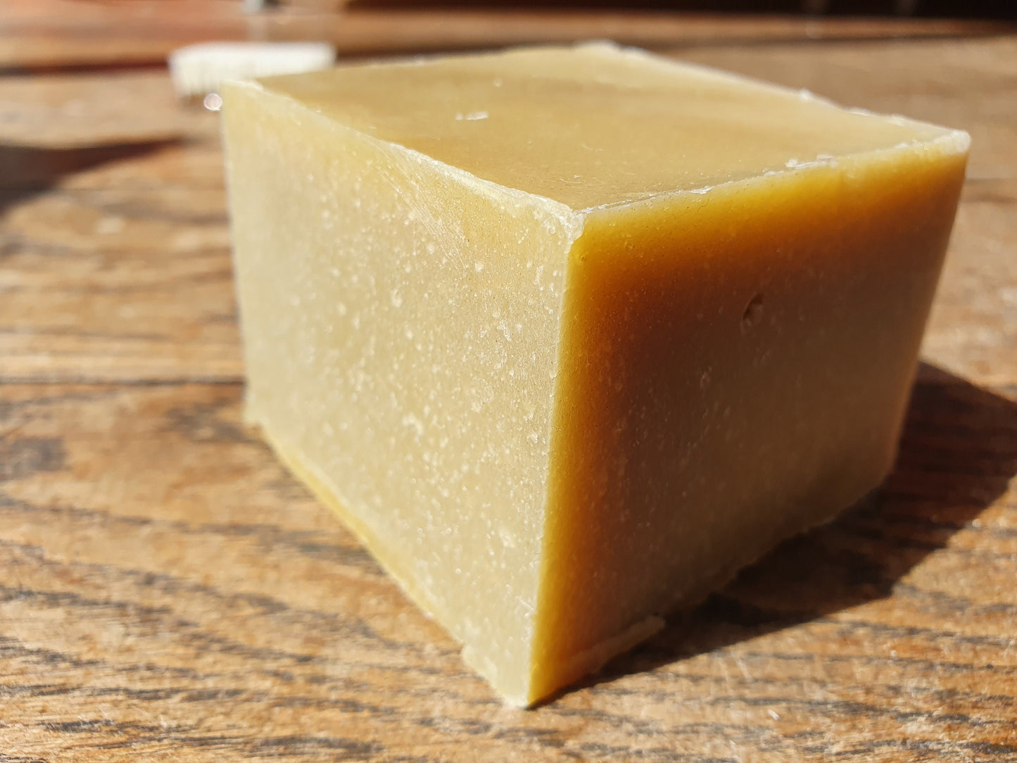 Le "Multi-tâches", savon de vaisselle et de ménage ultra-dégraissant et moussant à l'huile de lin, coco et terre de Sommières