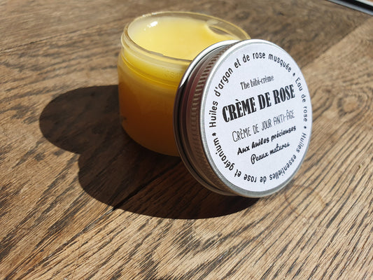 La "Crème de rose", crème de jour liftante anti âge à la rose et à l'huile d'argan pour les peaux matures