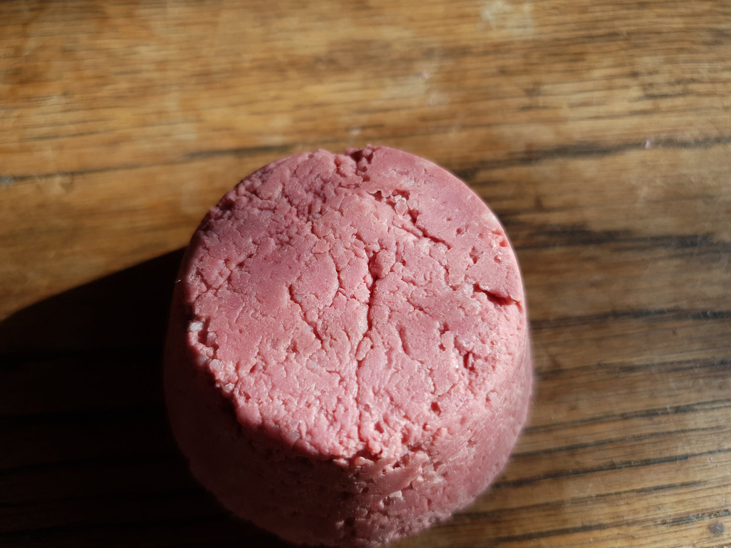 Le "Shoo Shoo for kids", shampoing solide artisanal ultra doux pour les enfants à l'huile d'avocat et de calendula sans huile essentielle, parfumé à la "fraise"