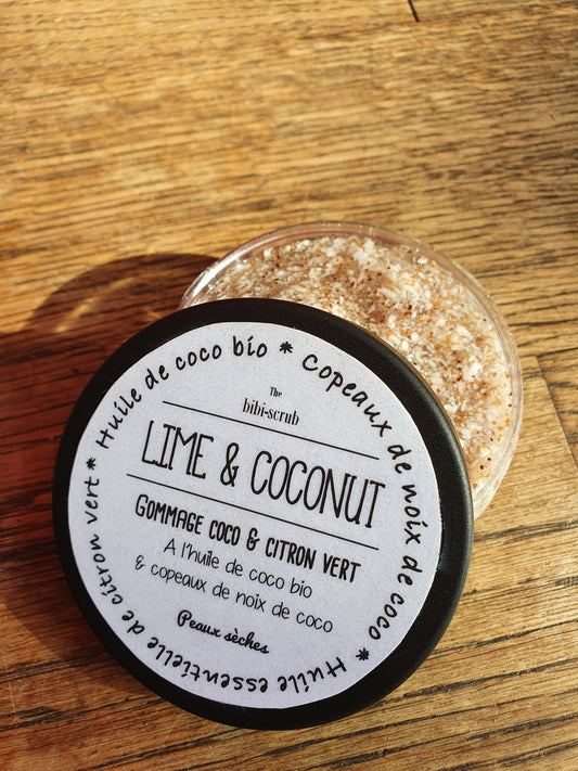 Le "Lime and Coconut", gommage exfolient scrub doux pour le visage à la noix de coco et à l'huile essentielle de citron vert pour les peaux en manque d'hydratation
